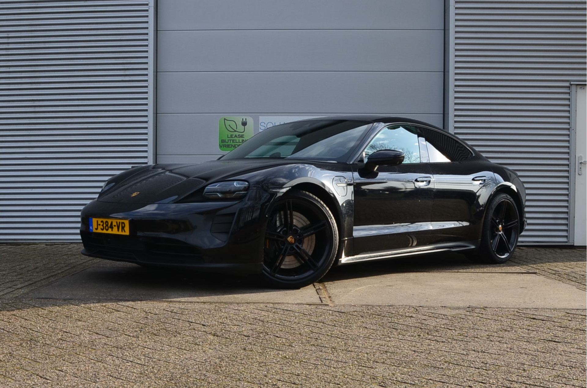 Porsche Taycan 4S Performance — fotografia mașinii