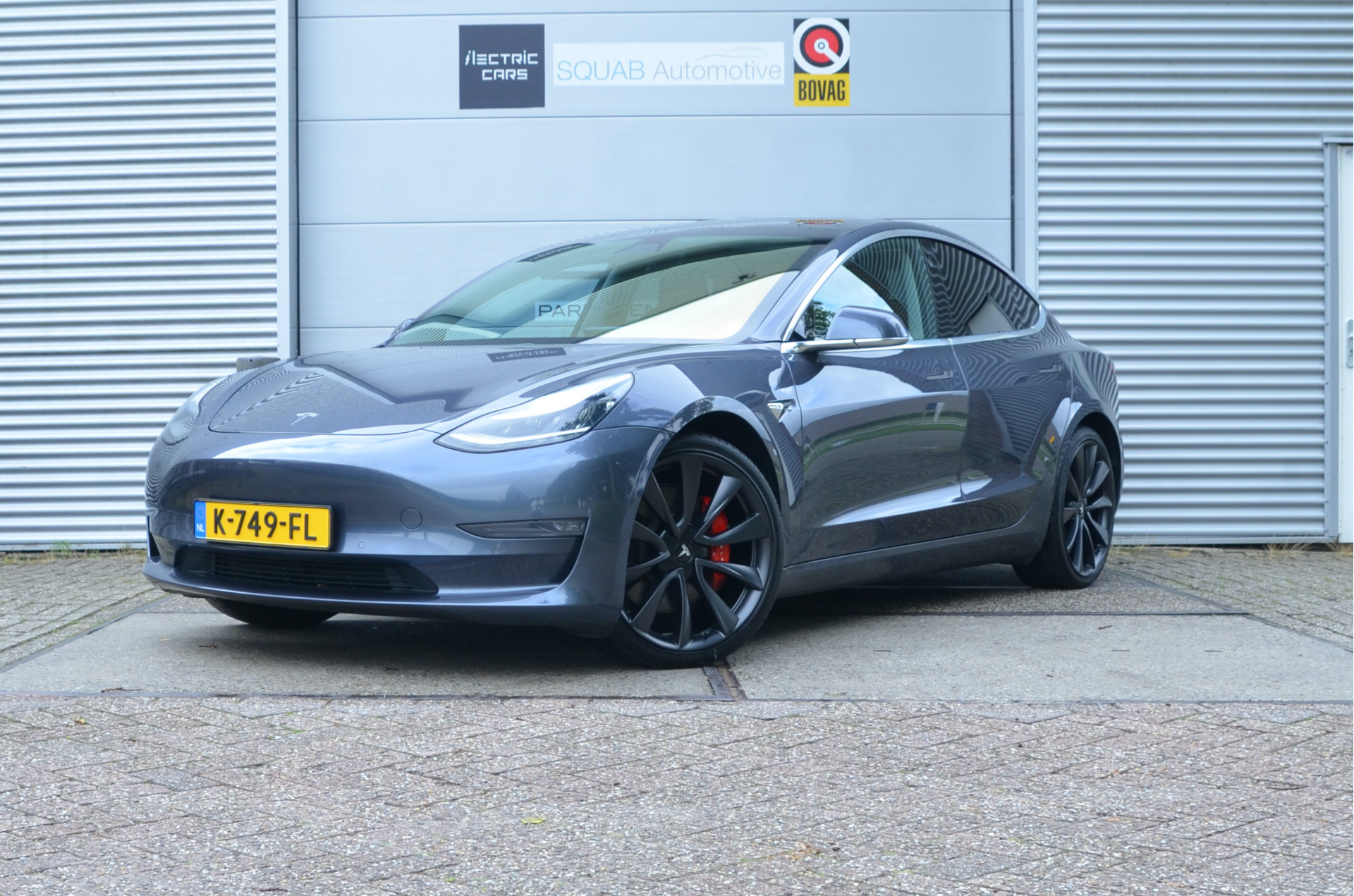 Tesla Model 3 Performance AWD — fotografia mașinii