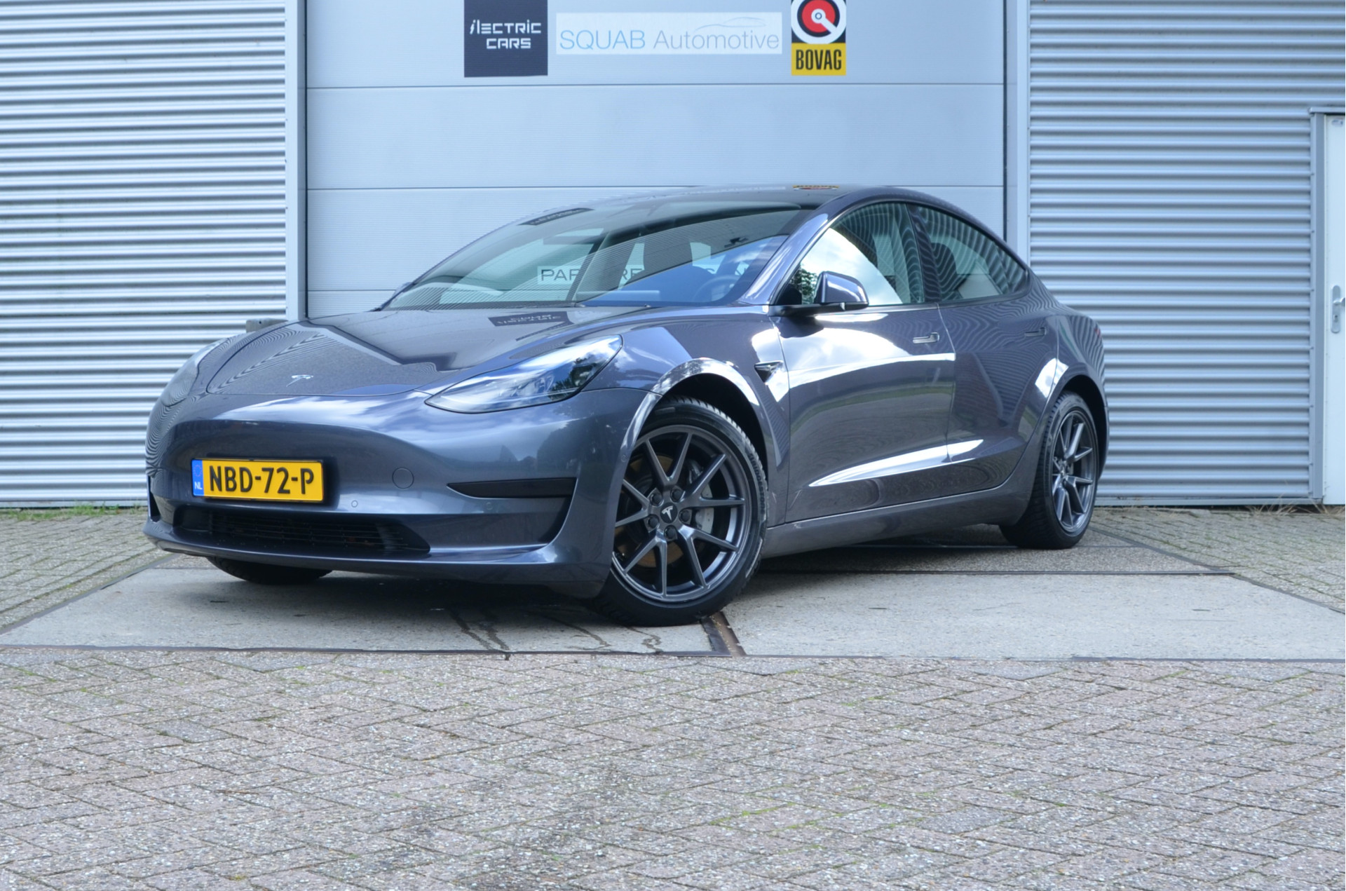 Tesla Model 3 Standard RWD Plus — fotografia mașinii