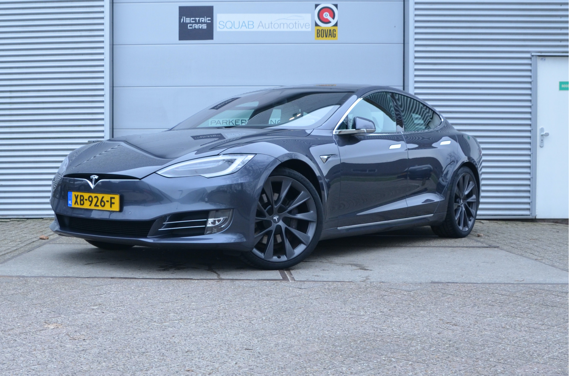 Tesla Model S 75D (4x4) — fotografia mașinii