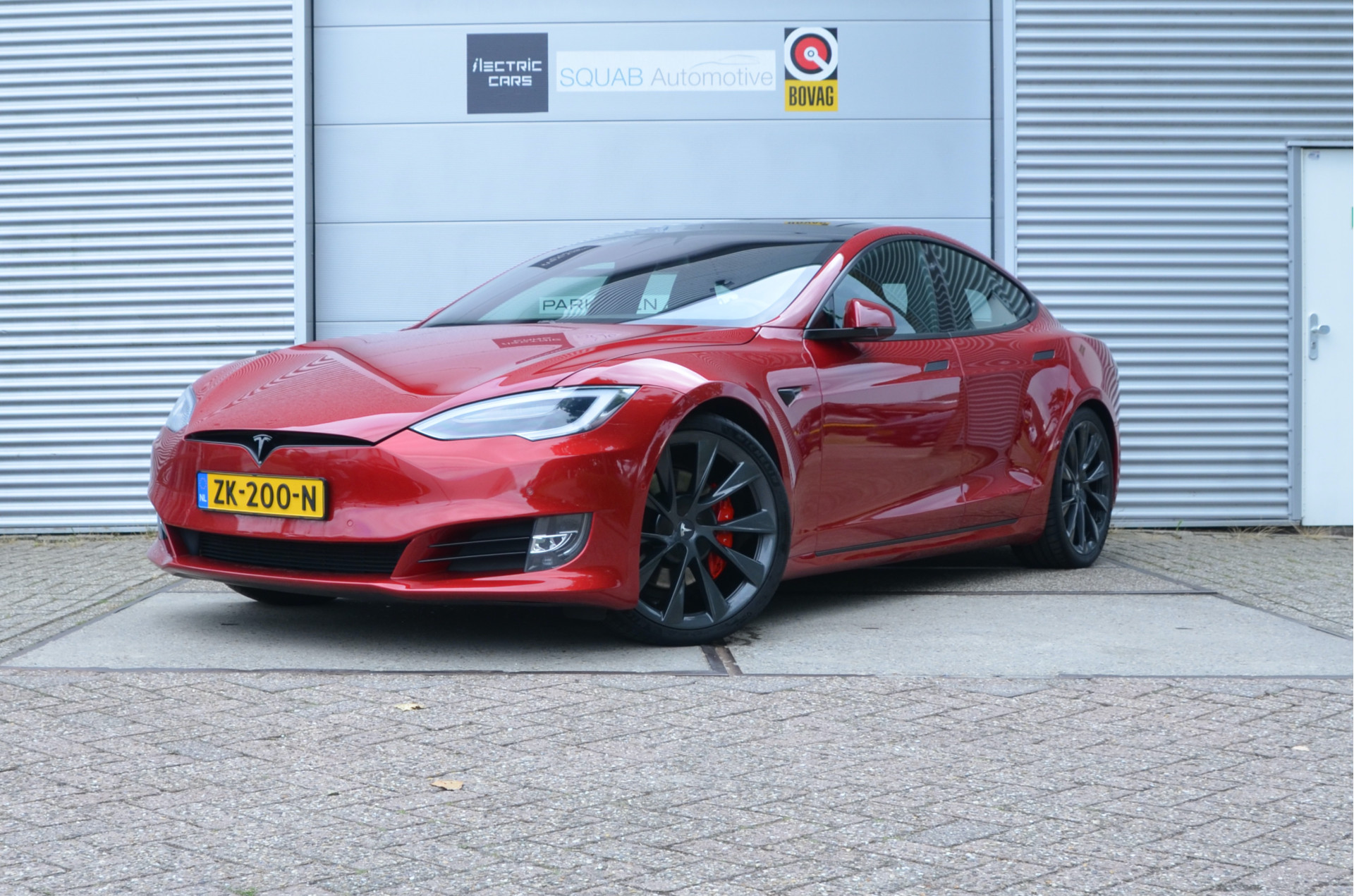 Tesla Model S 100D Performance — fotografia mașinii
